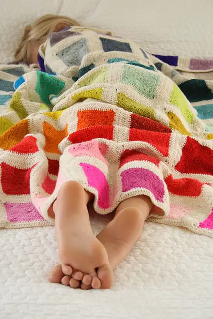 [Free Pattern] This Fabulous Blanket Is So Much Fun To Work With Your Favorite Colors