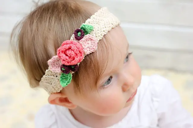 [Free Pattern] Pretty Stretchy And So Lovely Crochet Flower Headband (Any Size)