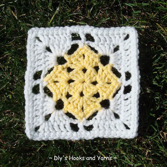 [Free Pattern] Brilliant Square In A Square Crochet Pattern