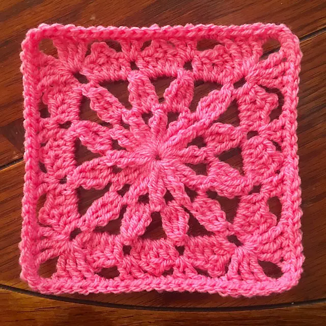 [Free Pattern] This Small Flower Square Is Insanely Beautiful 