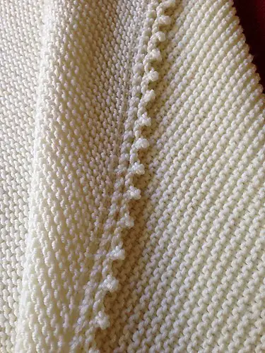 [Free Pattern] Simple, Easy And Beautiful Knitted Baby Blanket