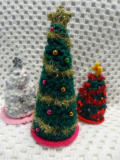 [Free Pattern] This Amazing Crochet Christmas Tree Pattern Is A Magnificent Table Decoration Idea