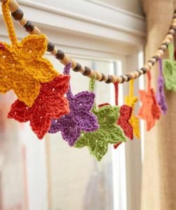 [Free Pattern] Crocheted Leaves In Gorgeous Fall Shades Make The Perfect Banner
