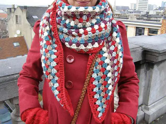Simple Crochet Granny Shawl To Keep Warm In Cooler Days
