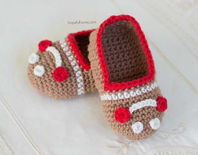 Incredibly Cute Gingerbread Man Baby Booties You Can Make Really Quick