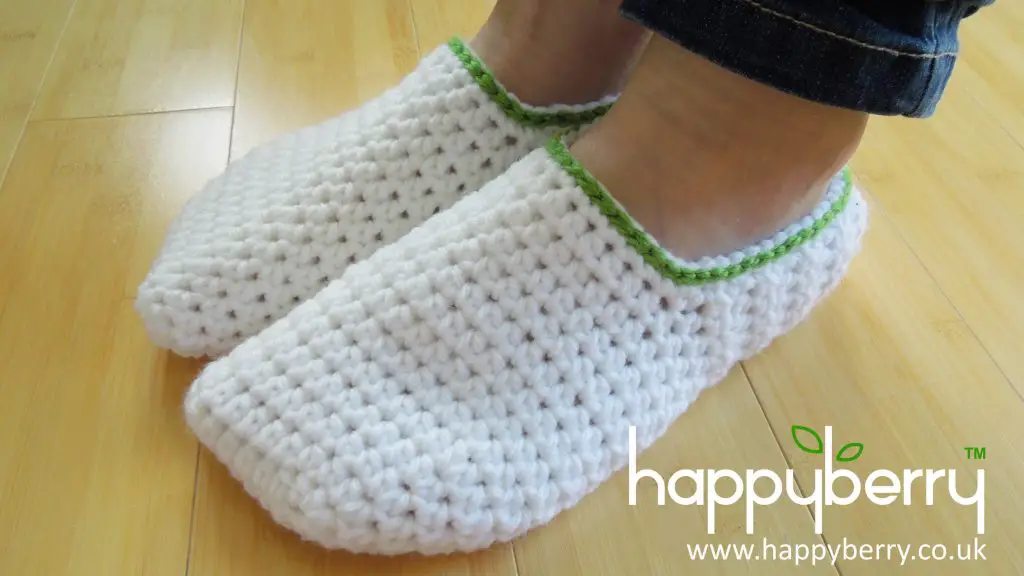 [Video Tutorial] Simple And Easy Crochet Slippers For Teens To Adult