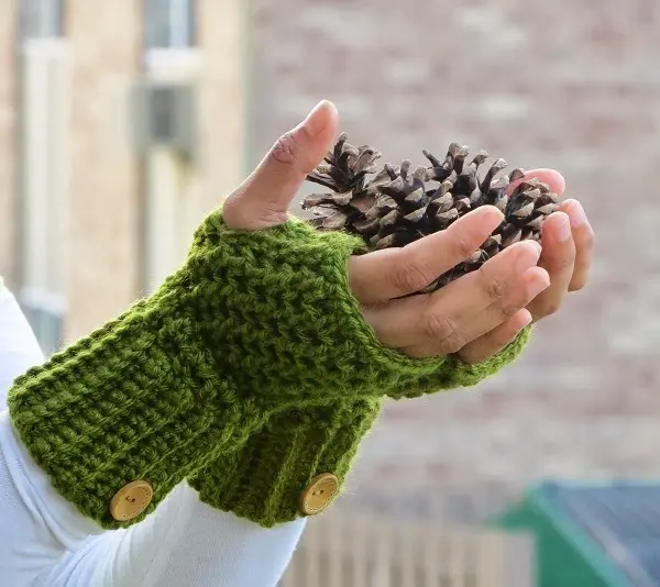 Warm And Comfortable Crochet Fingerless Mittens