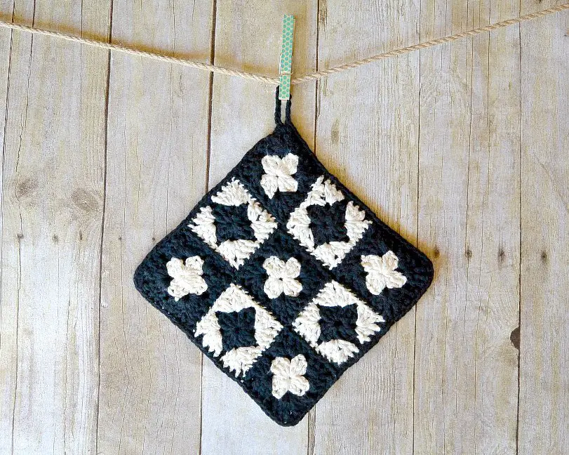 This Modern Granny Square Crochet Potholder Is The "Go To" Item That Will Work So Well For You