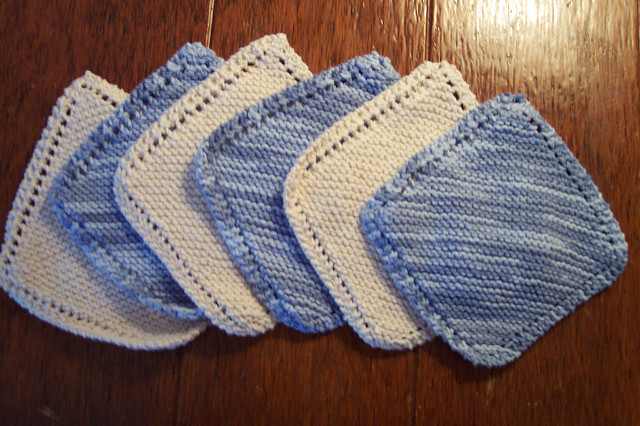 Very Easy Diagonally Knit Dishcloth With Eyelet Border