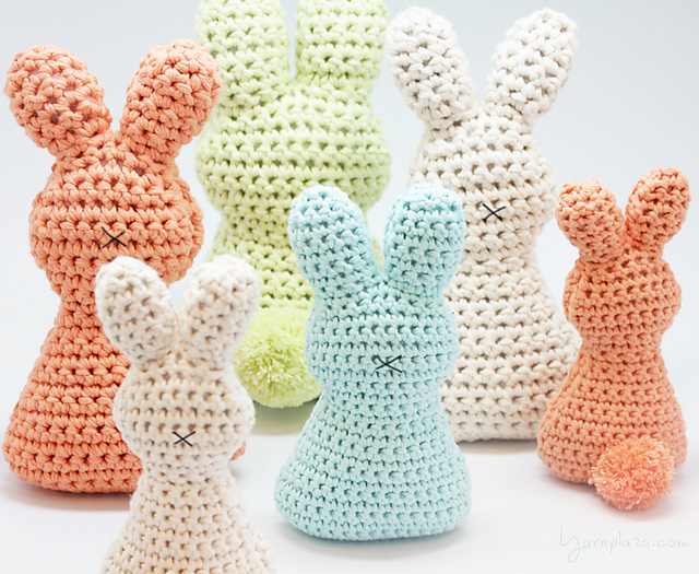 Super-Cute And Super-Easy Easter Bunny With Pom Pom