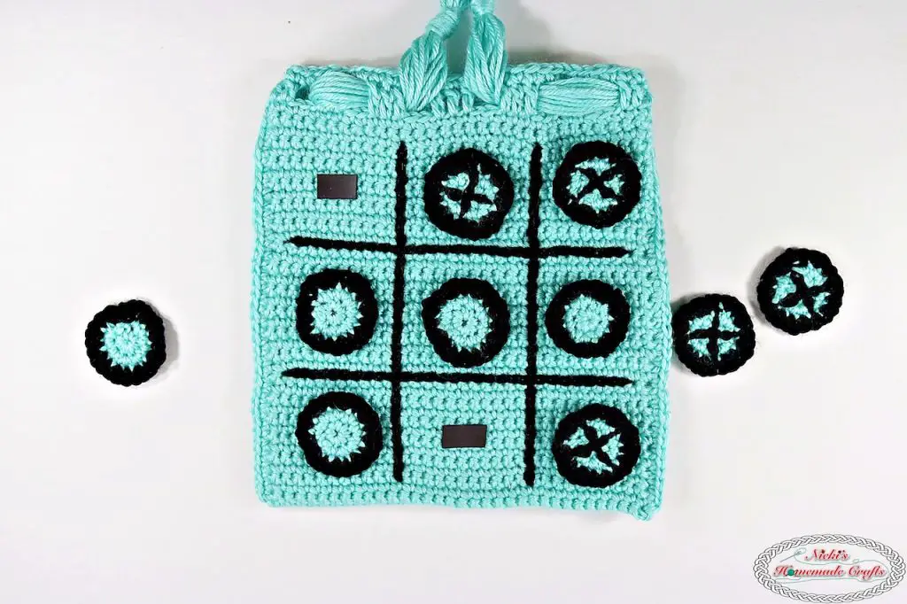 [Free Pattern] This Tic Tac Toe Game Travel Bag With Magnets Is Ideal For Kids And When Being On The Road