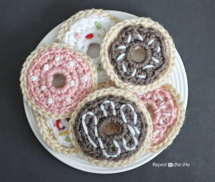 [Free Pattern] 100% Fat Free Donut Coasters