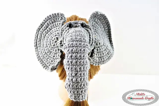 [Free Pattern] Hold Your Hair In Place With This Cool Elephant Hair Tie