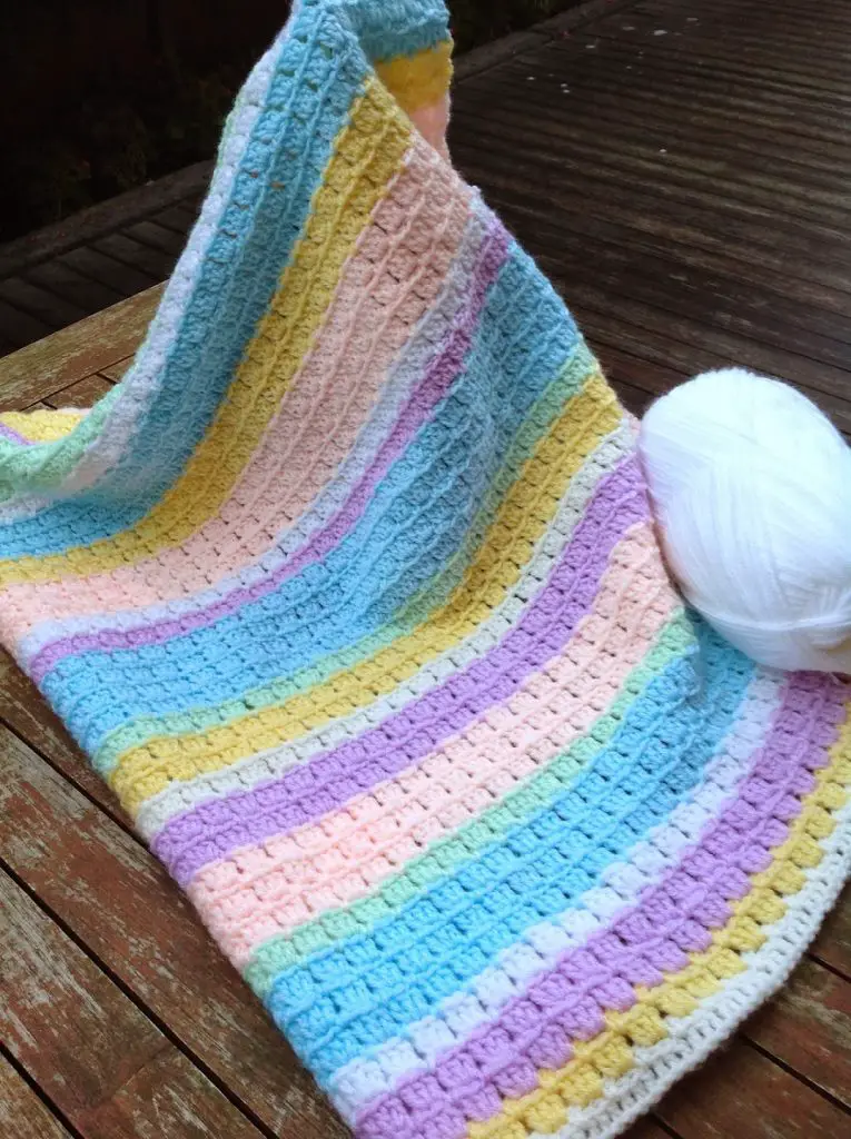 [Free Pattern] Adorable Block Stitch Baby Blanket