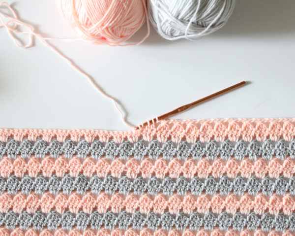 [Free Pattern] Beautiful But Simple Granny Baby Blanket Pattern