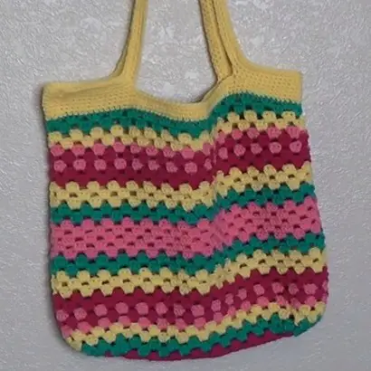 Granny Beach Crochet Bag - Free Pattern And Video Tutorial