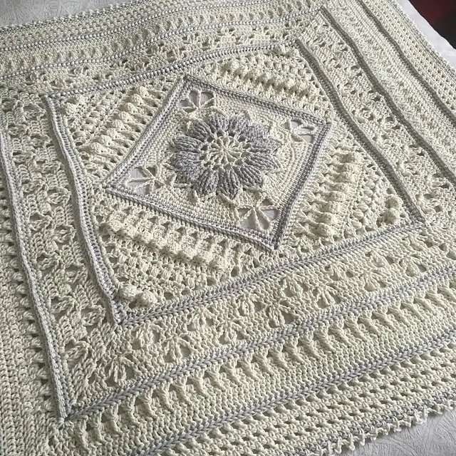 Lovely Chunky Crochet Baby Blanket