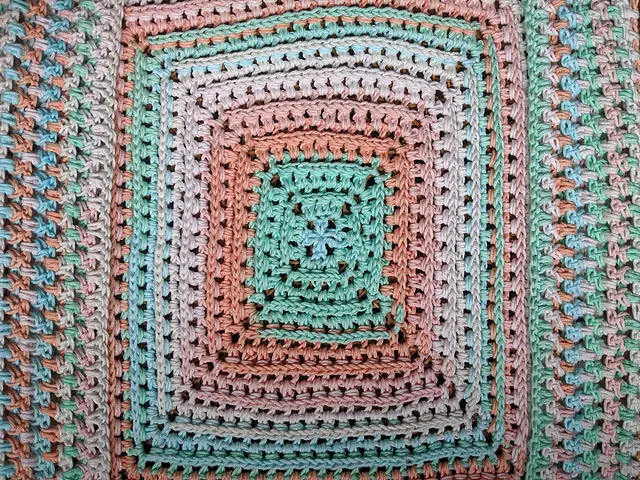 Mindless 2 Row Repeat Crochet Blanket Pattern To Use Up Your Leftover Yarn