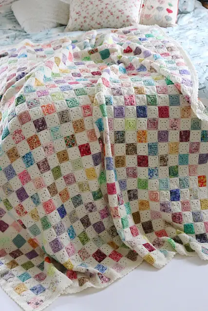 Scrap Yarn Crochet Blanket To Finally Use All That Leftover Yarn- Scrap Yarn Crochet Projects
