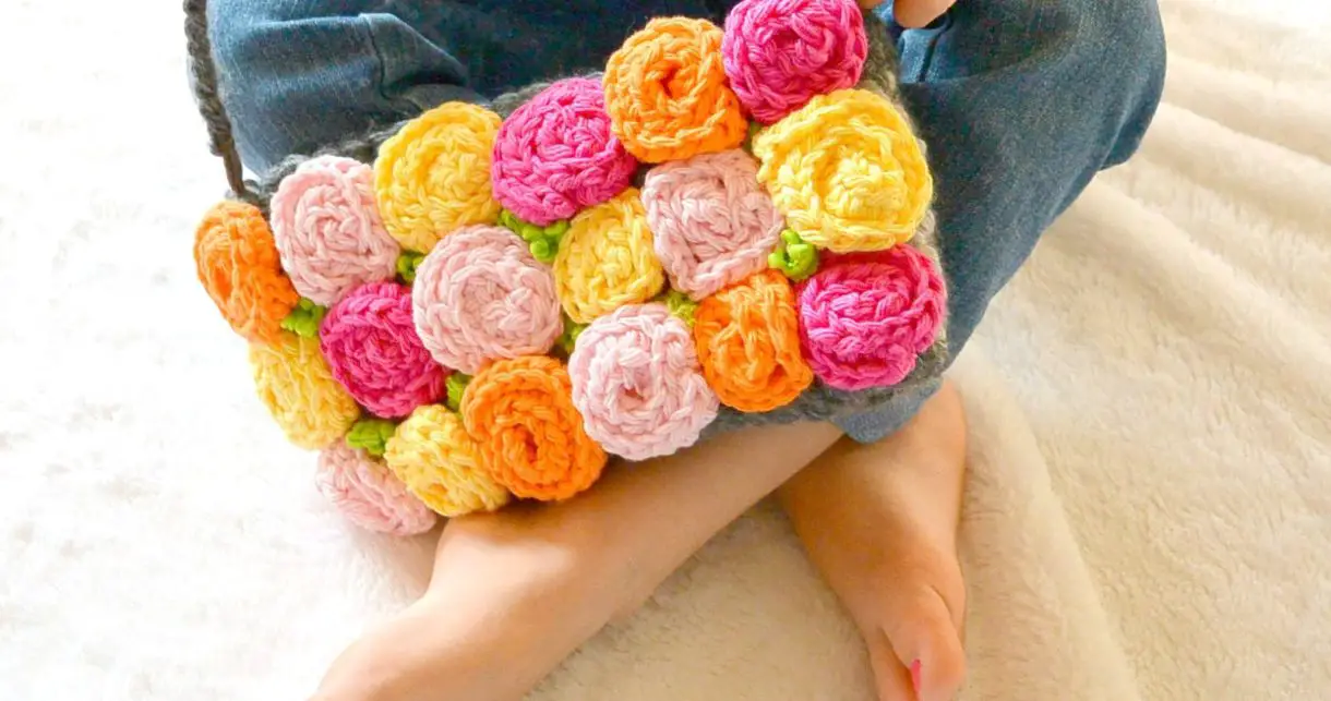 Roses Crochet Purse Free Pattern (Prettiest Ever!)