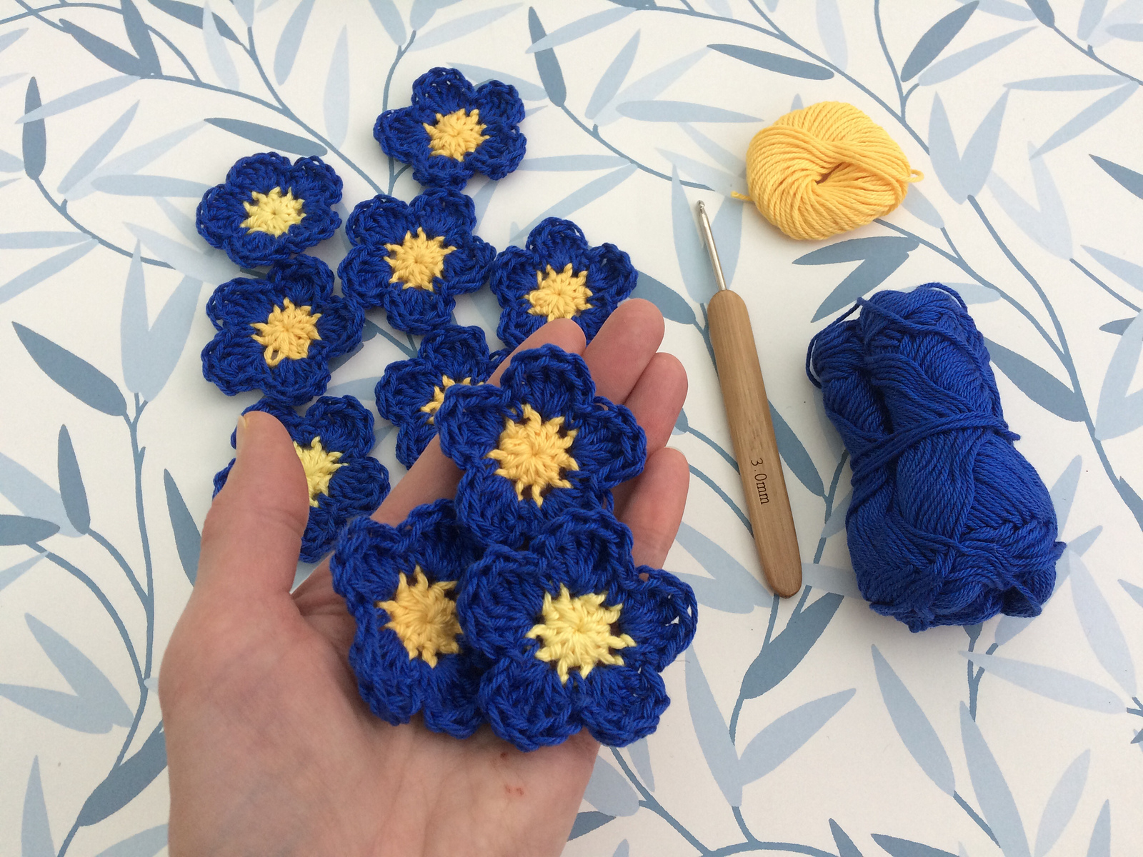 Forget Me Not Crochet Flower- A Flower For Alzheimers