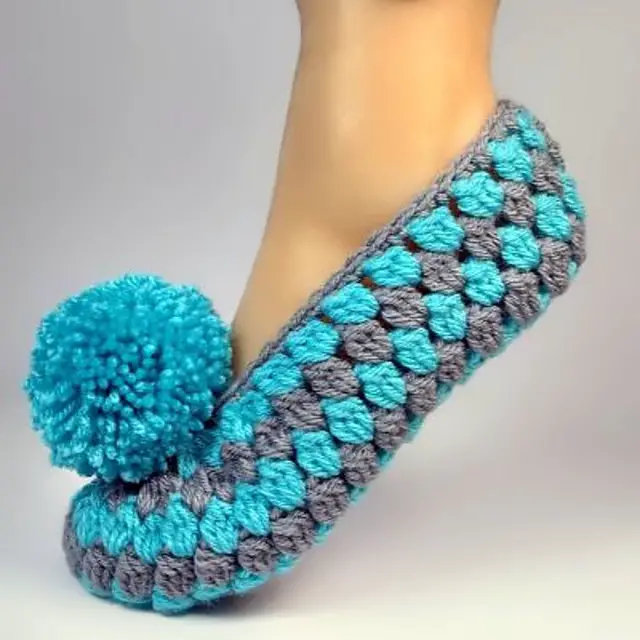 Fast And Easy Crochet Slippers Free Pattern (Sizes 6 Up to 11 Available)