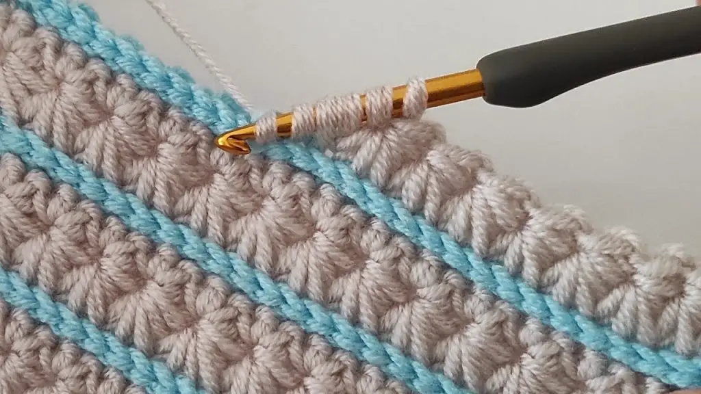 Easy And Pretty Stitch Pattern- Makes Any Beginner Feel Like They Are An Expert