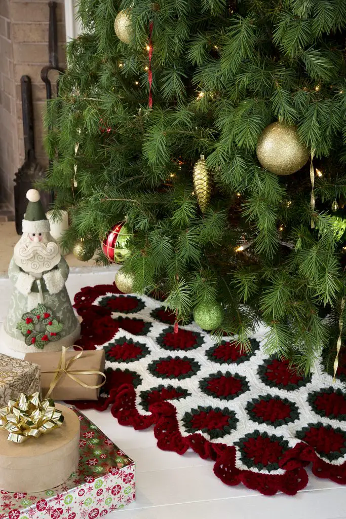 Victorian Christmas Tree Skirt Crochet Pattern