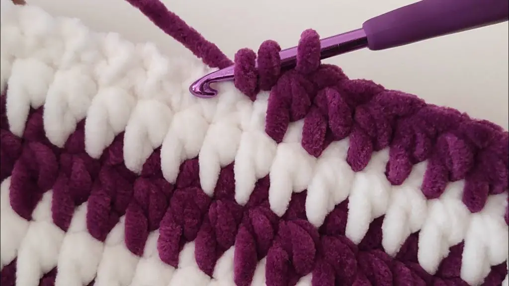 Super Easy Crochet Velvet Blanket For Beginners