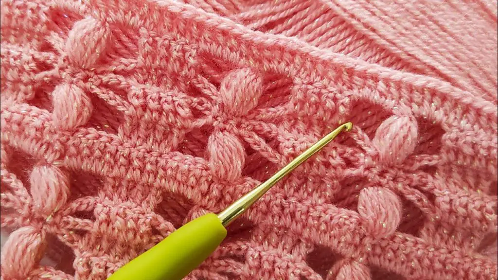 Beautiful Flower Lace Crochet Stitch Pattern: The Easy Rectangular Shawl