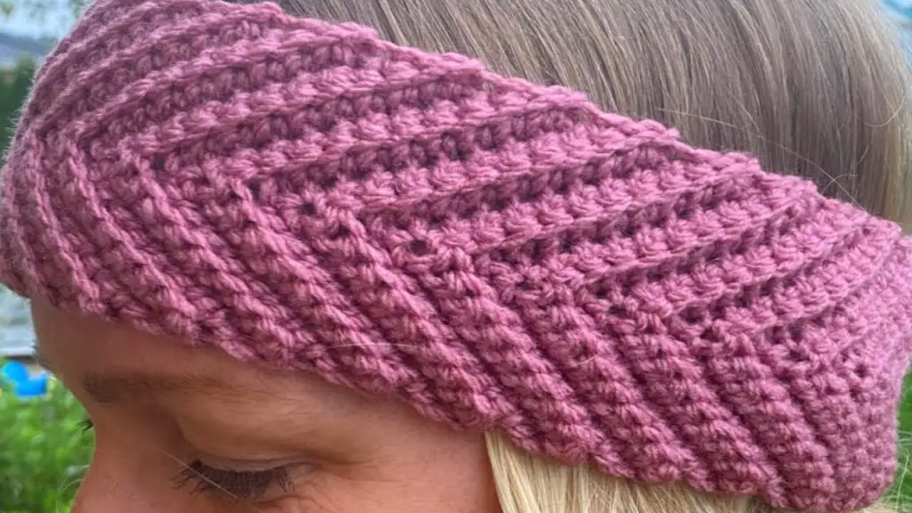 How To Crochet A Headband For Beginners- Cute, Easy and Fast