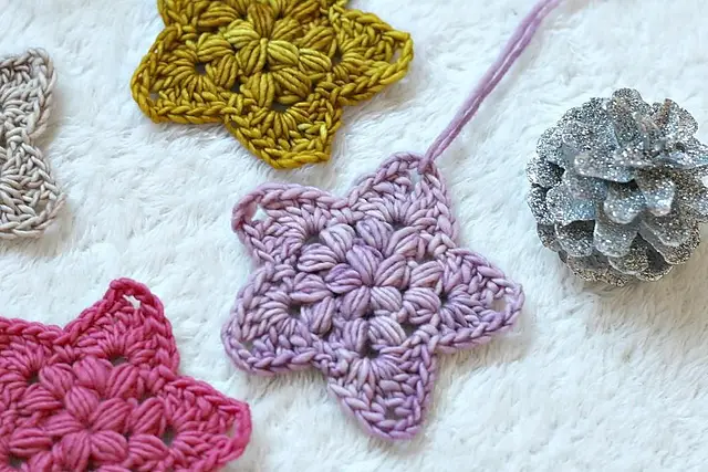 Crochet Stars For Christmas Tree- The 3-Round Christmas Star For A Last Minute Project