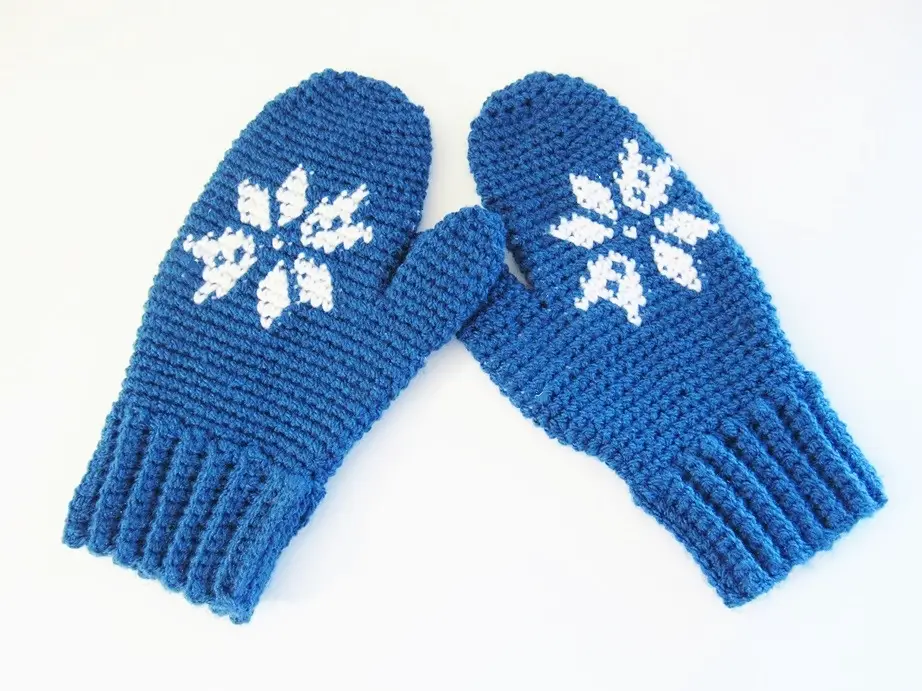 Snowflake Mittens, Free Crochet Pattern
