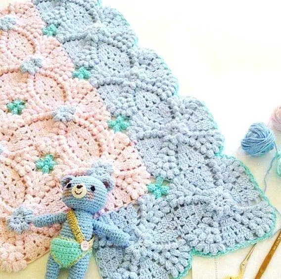 How To Crochet A Pretty Baby Blanket