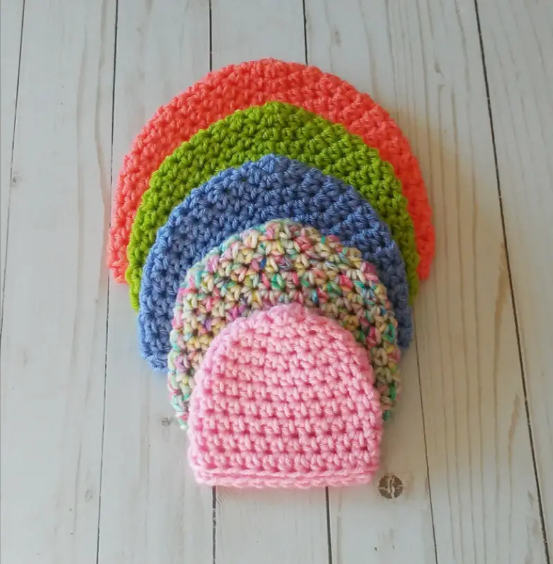 Simple crocheted baby hat free pattern