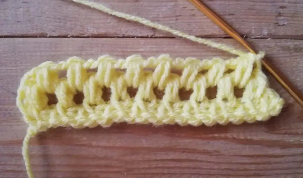 Easy Crochet Stitch Pattern (Amber Stitch)