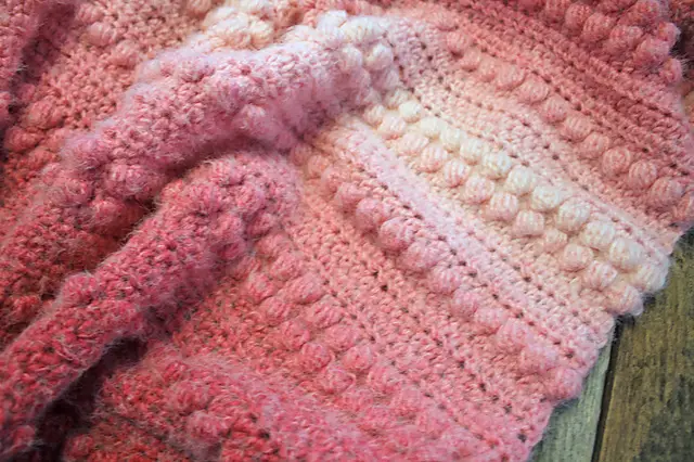 Lovely And Warm Crochet Blanket Free Pattern