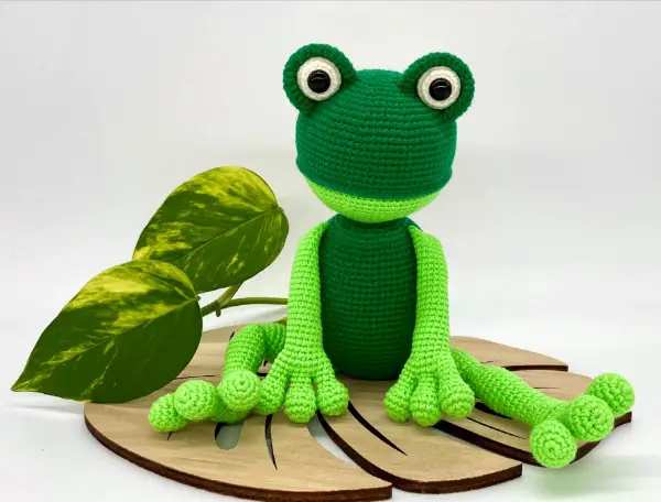 Free Crochet Frederick the Frog Pattern