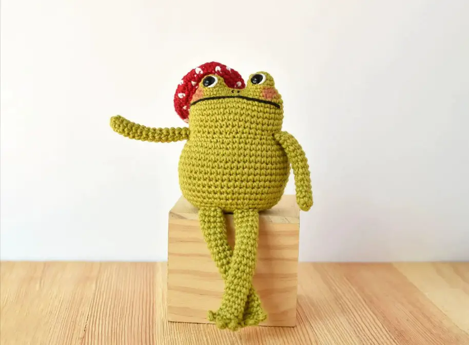 Crochet Fancy Frog Amigurumi Pattern