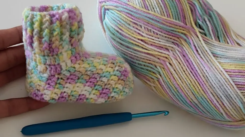 Super Easy Crochet Baby Socks Pattern For Beginners Daily Crochet